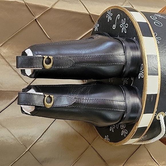 NWOT- COACH ‘Maeve’ Pull On Leather Chelsea Boot - Picture 7 of 10